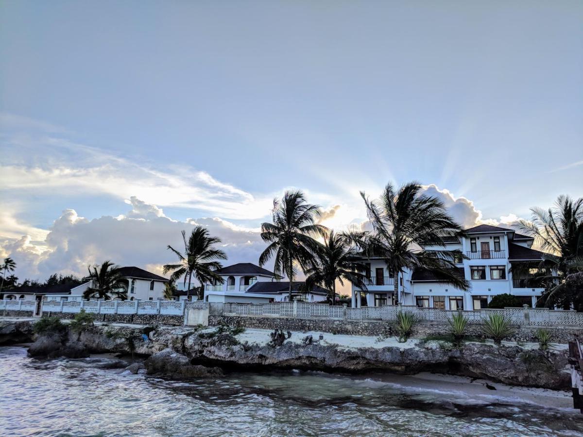 Kena Beach Villas Marumbi Exterior foto